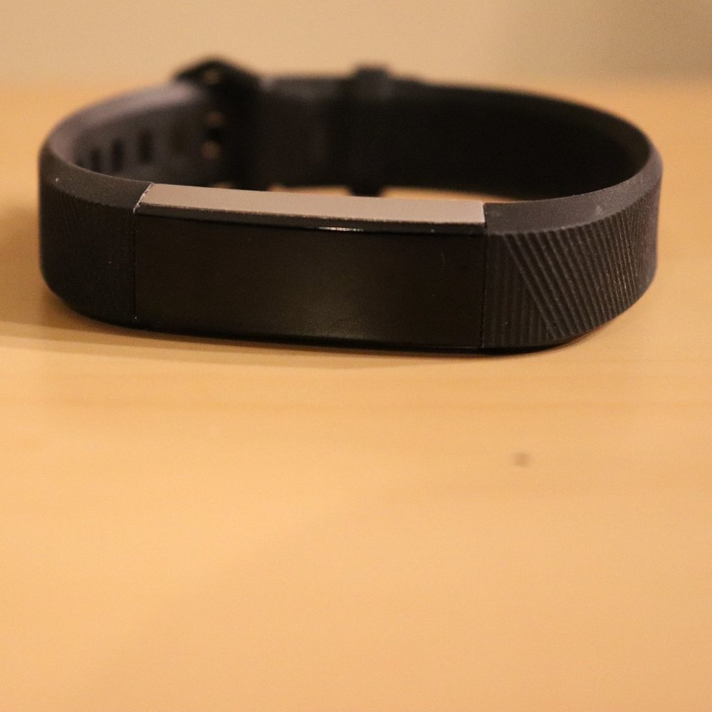 FitBit Ulta HR with Charging cable